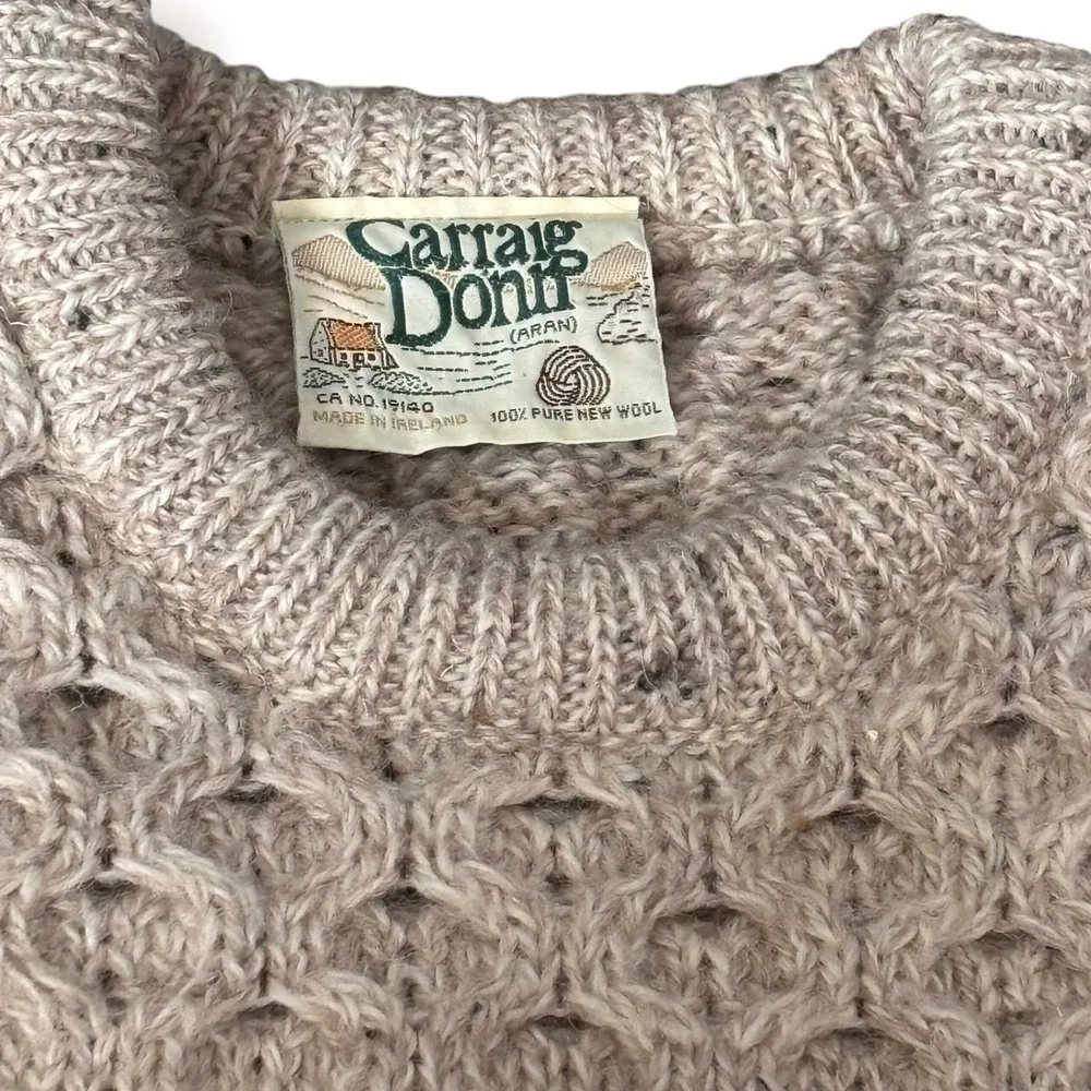 Vintage Carraig Donn Irish Aran Wool Cable Knit Fisherman Sweater Small Heritage